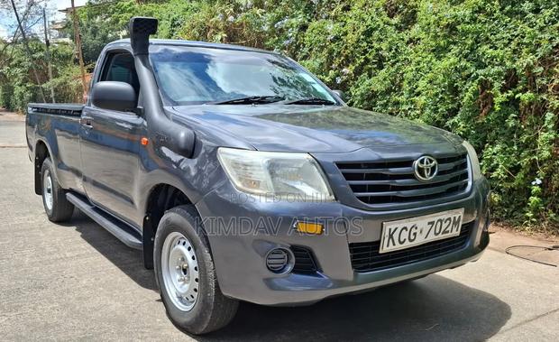 Toyota Hilux 2015 Gray