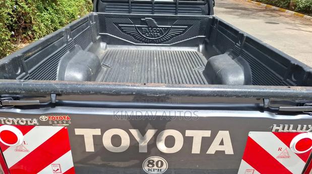 Toyota Hilux 2015 Gray