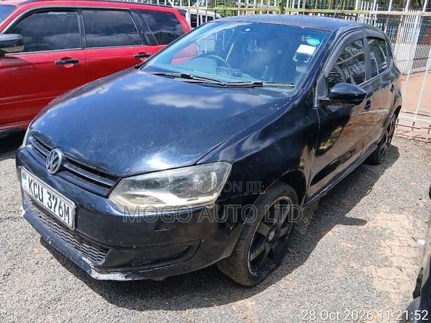 Volkswagen Polo 2011 Black