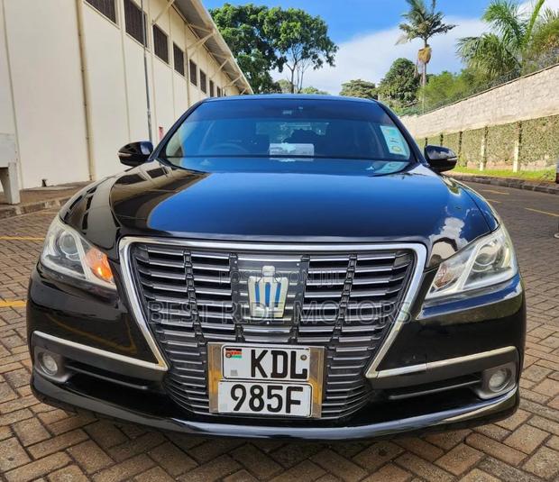 Toyota Crown 2016 Black