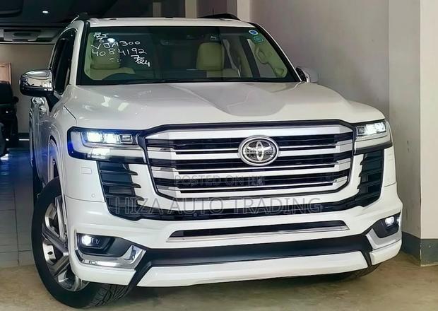 Toyota Land Cruiser 2023 White