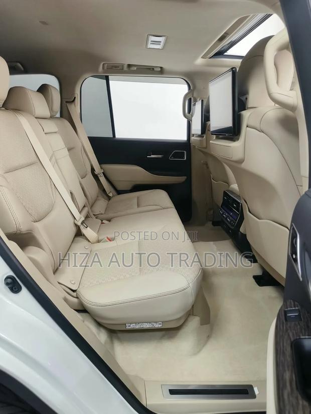 Toyota Land Cruiser 2023 White