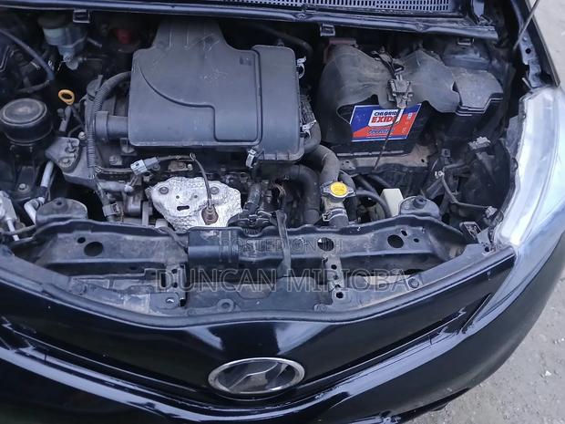 Toyota Vitz 2013 Black