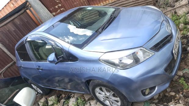 Toyota Vitz 2011 Blue