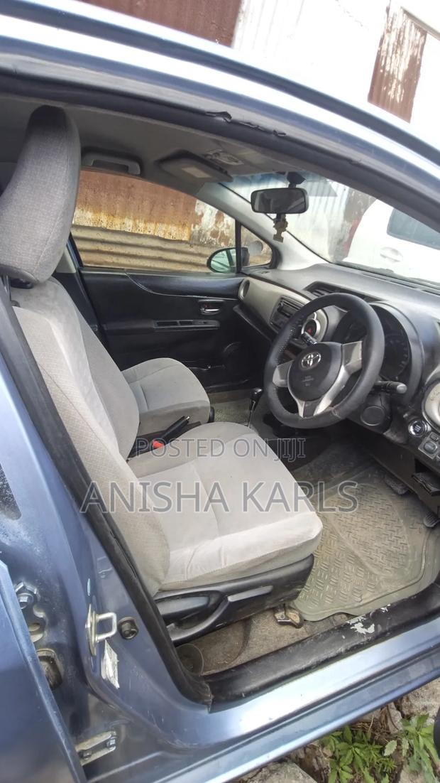 Toyota Vitz 2011 Blue