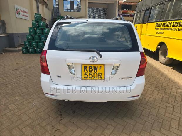 Toyota Corolla Fielder 2006 White