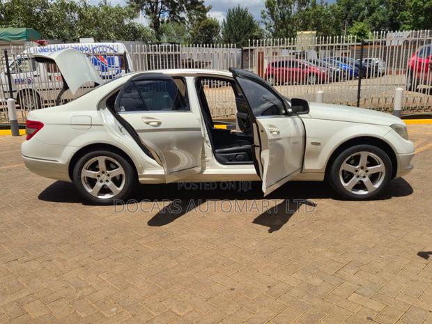 Mercedes-Benz C200 2007 Pearl
