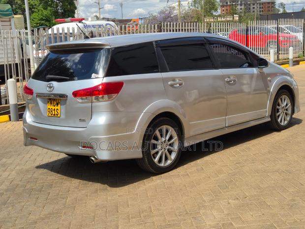 Toyota Wish 2012 Gray