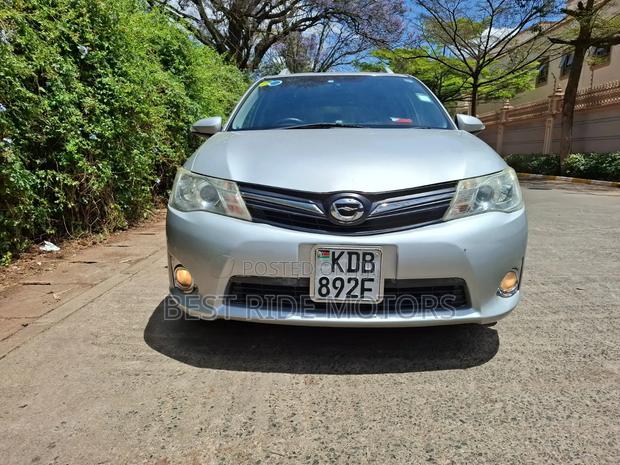 Toyota Corolla Fielder 1.8 Petrol FWD 2013 Silver