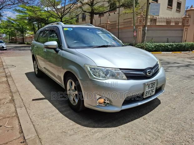Toyota Corolla Fielder 1.8 Petrol FWD 2013 Silver