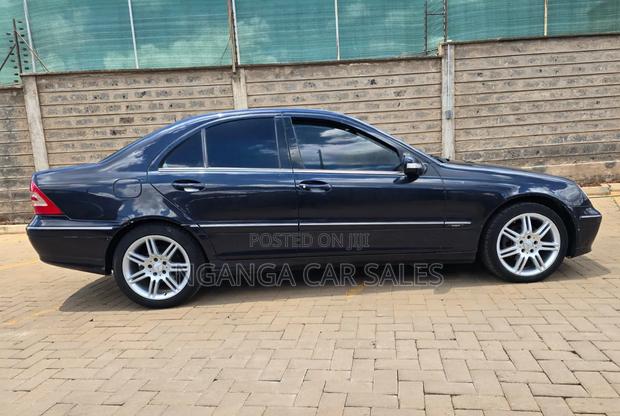 Mercedes-Benz C230 2006 Blue