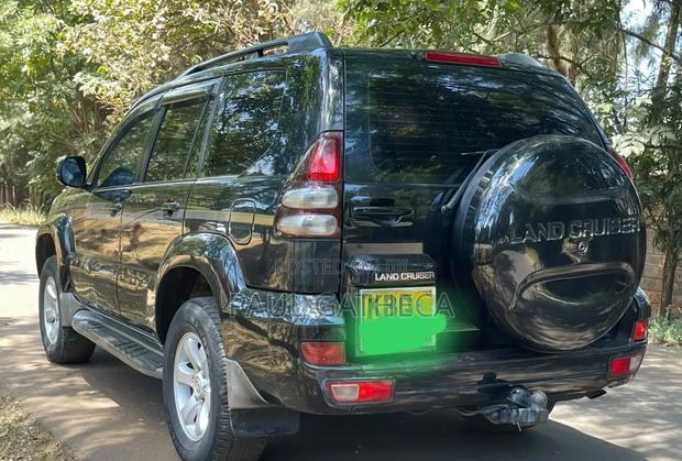 Toyota Land Cruiser Prado 2005 Black