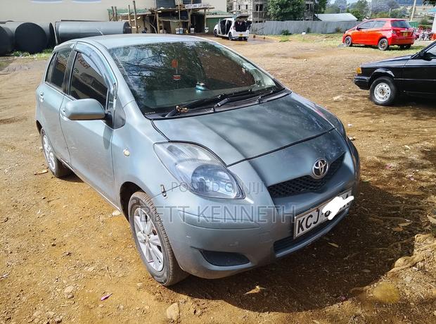 Toyota Vitz 1.3 AWD 5dr 2009 Gray