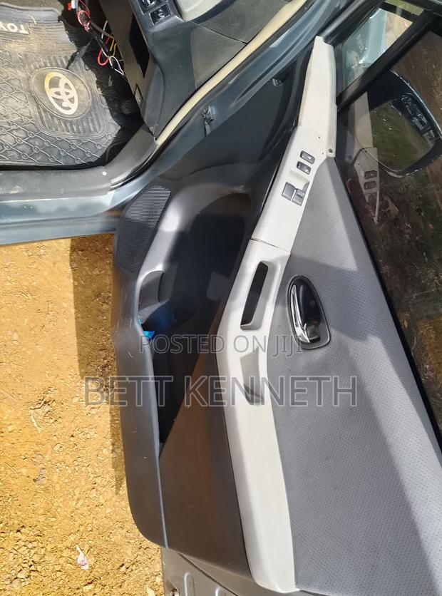 Toyota Vitz 1.3 AWD 5dr 2009 Gray