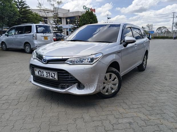 Toyota Corolla Fielder 1.5 Hybrid FWD 2018 Silver