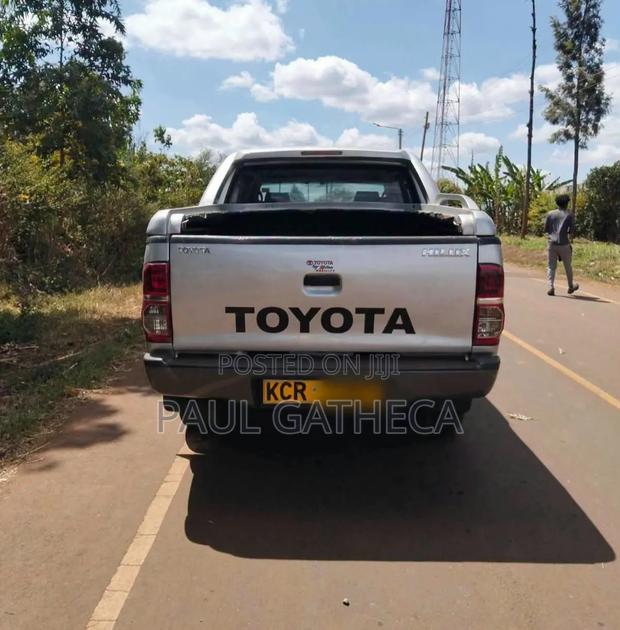 Toyota Hilux 2012 Gray