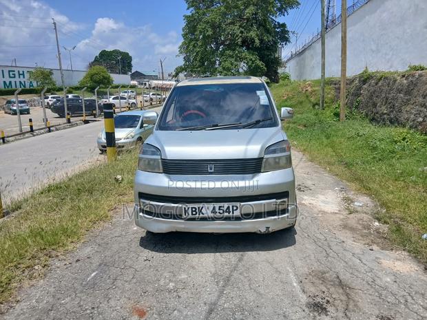 Toyota Noah 2002 Silver