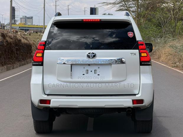 Toyota Land Cruiser Prado 2.8 2019 White