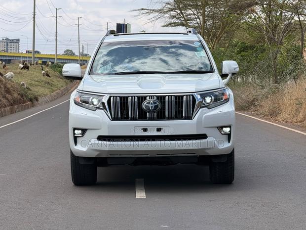 Toyota Land Cruiser Prado 2.8 2019 White