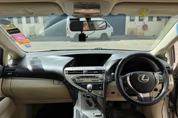 Lexus RX 270 2012 Gold