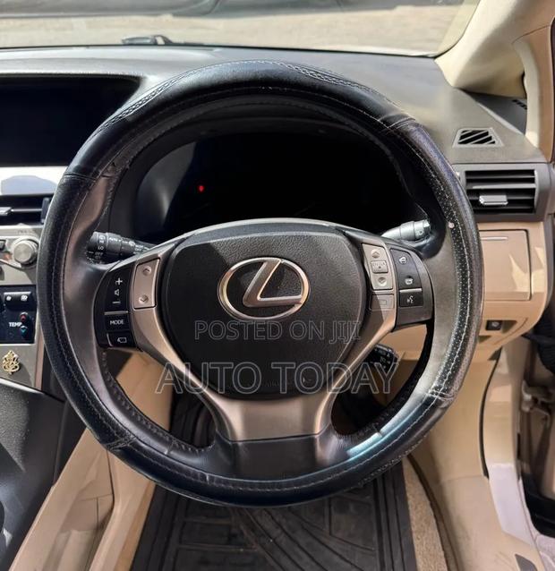 Lexus RX 270 2012 Gold