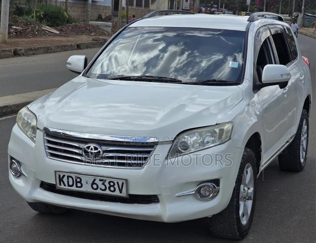 Toyota Vanguard 2013 Pearl