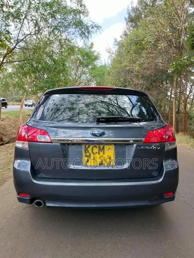 Subaru Legacy 2.5i Premium 2010 Gray