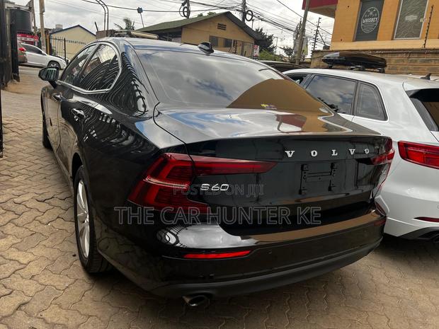 Volvo S60 T4 Momentum 2020 Black
