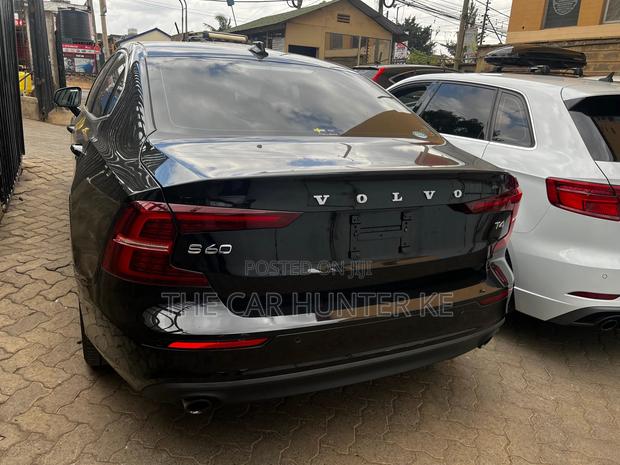 Volvo S60 T4 Momentum 2020 Black