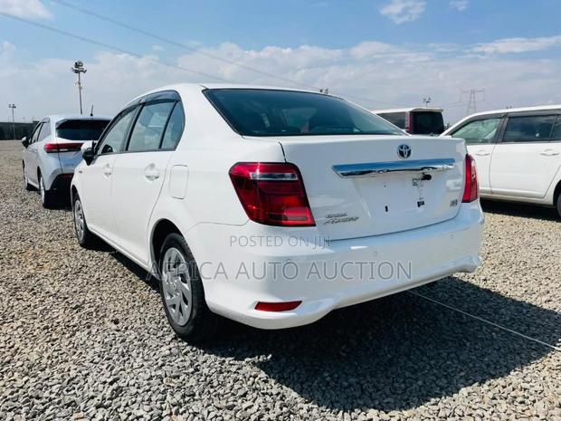 Toyota Axio 1.5 Hybrid 2WD 2020 White