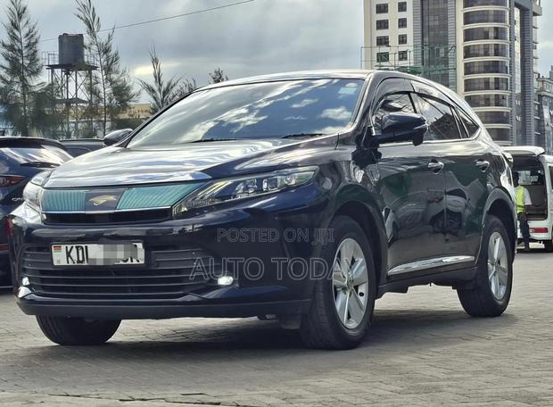 Toyota Harrier 2.0 2016 Black