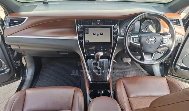 Toyota Harrier 2.0 2016 Black