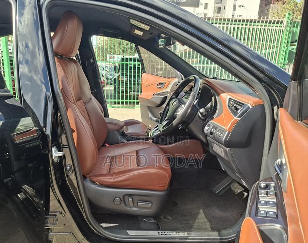 Toyota Harrier 2.0 2016 Black