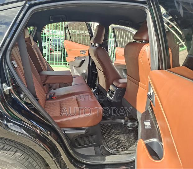 Toyota Harrier 2.0 2016 Black