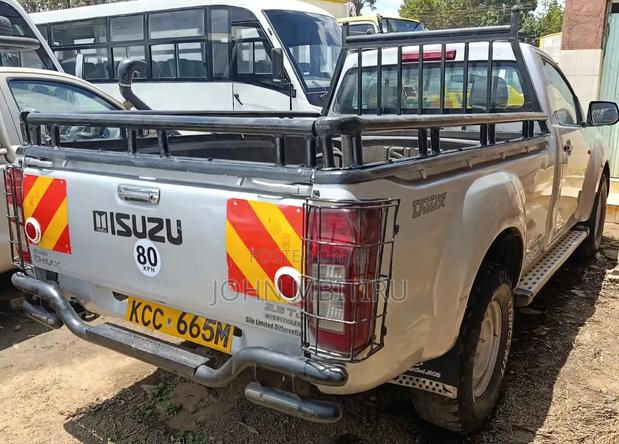 Isuzu D-MAX 2014 Gray