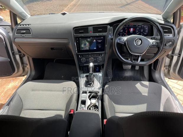 Volkswagen Golf 2018 Brown