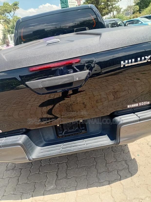 Toyota Hilux 2019 Black