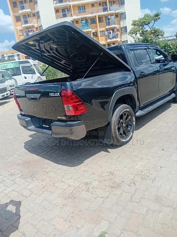 Toyota Hilux 2019 Black