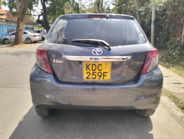 Toyota Vitz 2014 Gray