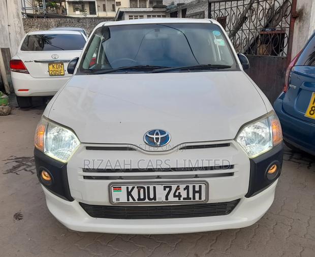 Toyota Probox 1.5 Hybrid DX 2019 White