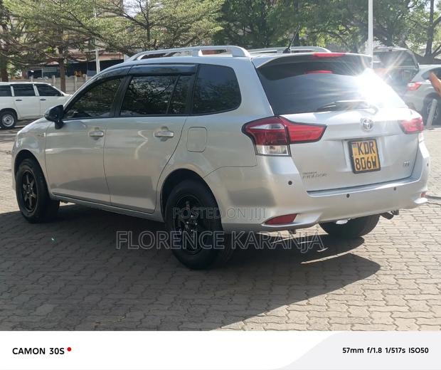 Toyota Corolla Fielder 2018 Silver