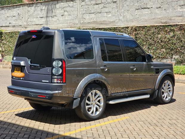 Land Rover Discovery 2016 Gray
