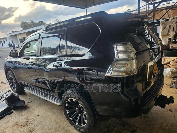 Toyota Land Cruiser Prado 2012 Black