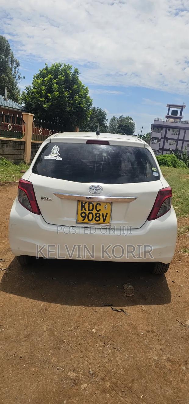 Toyota Vitz 1.0 FWD 5dr 2014 White