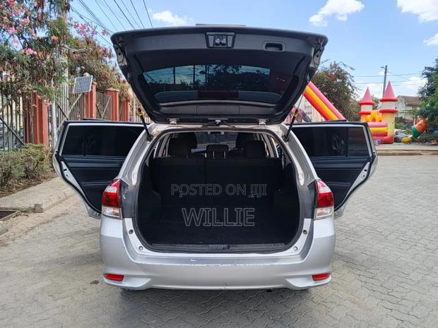 Toyota Corolla Fielder 2018 Silver