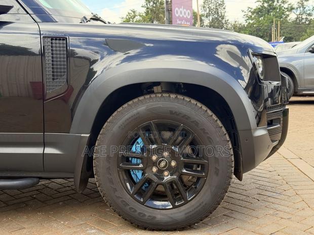 Land Rover Defender 2021 Black