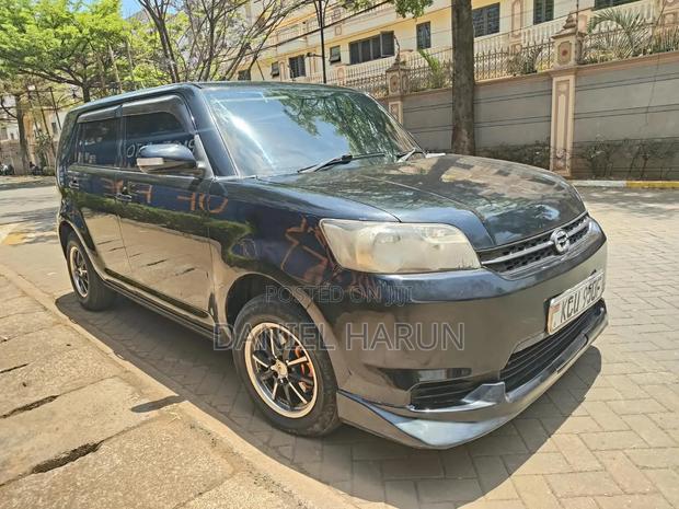 Toyota Corolla Rumion Hatchback 1.5 FWD 2013 Black