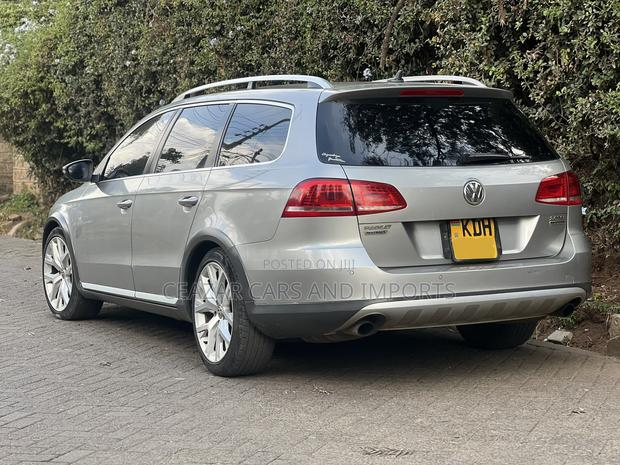 Volkswagen Passat 2015 Gold