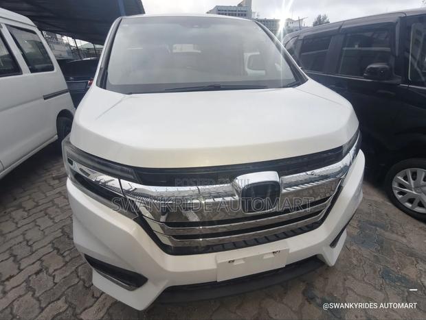 Honda Stepwgn 2019 White