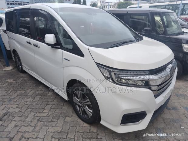 Honda Stepwgn 2019 White